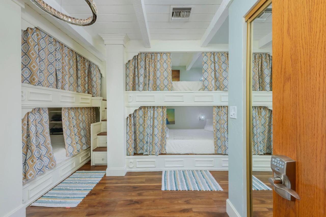 Smart Solution - Individual Private Bed-Pods In Gorgeous Shared Space - Women Only Dorm In Room 5 - Coed House - Full-Sized Mattresses In Individual Pods - With Built-In Private Storage - Gorgeous Shared Room - Affordable Luxury - Sparrow House Phoenix Eksteriør billede